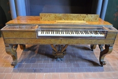 harpsichord-music-keyboard-old-piano-history-of-music-pedal